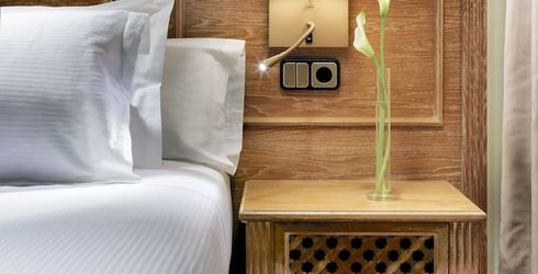 hotel room image