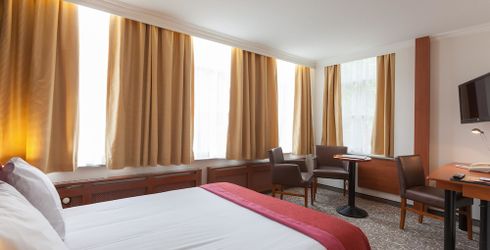 hotel room image