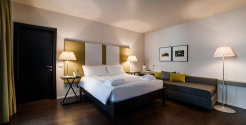 hotel room image