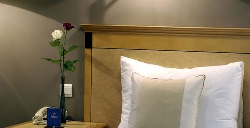 hotel room image