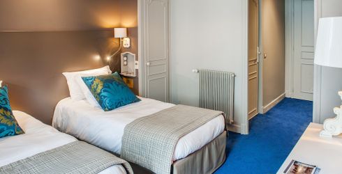 hotel room image