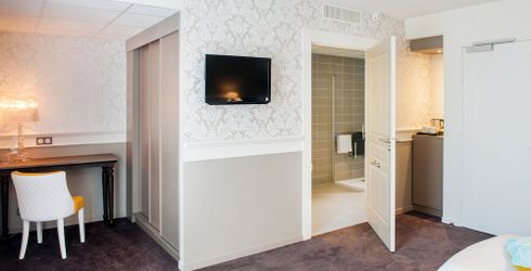 hotel room image