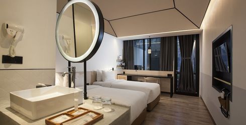 hotel room image