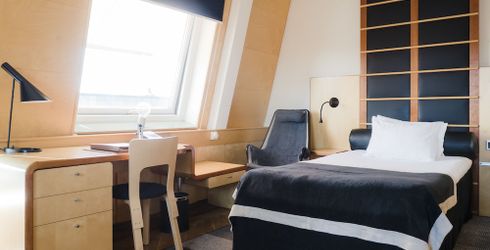 hotel room image