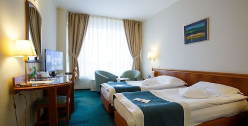 hotel room image