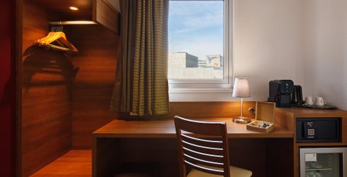 hotel room image