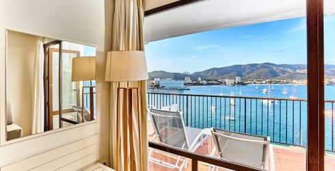 hotel room image