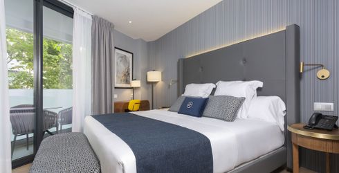 hotel room image