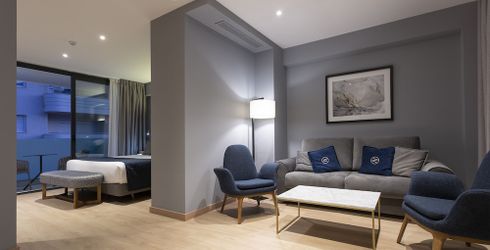 hotel room image