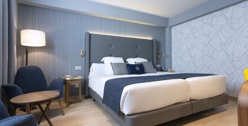 hotel room image