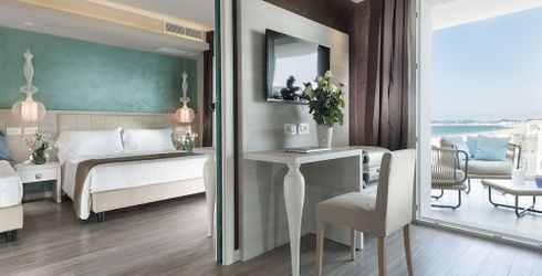 hotel room image