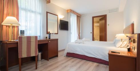 hotel room image