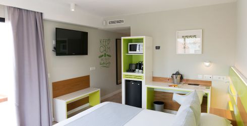 hotel room image