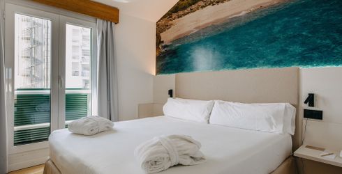 hotel room image