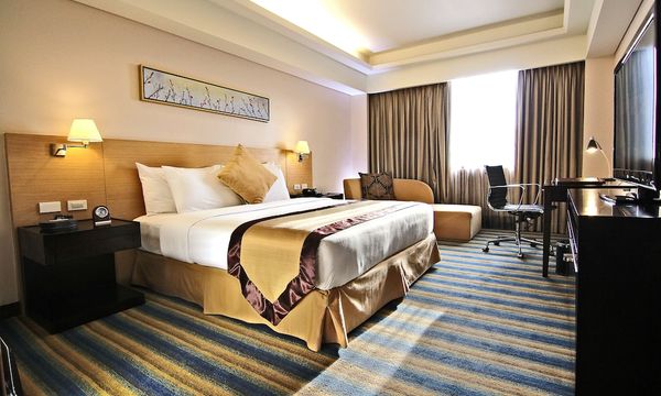 Luxent Hotel hotel in Maniglia
