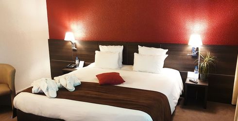 hotel room image