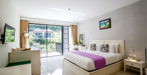 hotel room image