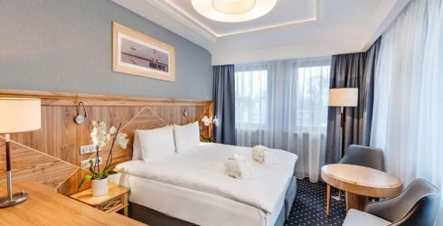 hotel room image