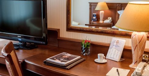 hotel room image
