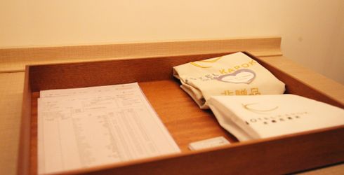 hotel room image