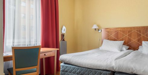 hotel room image