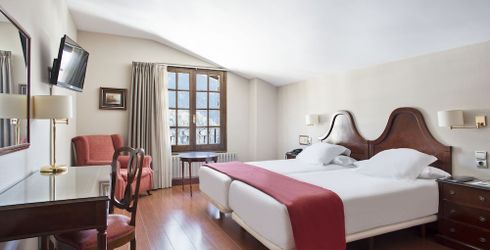 hotel room image