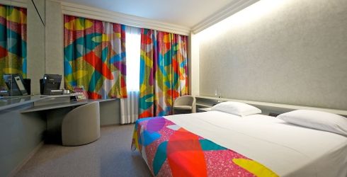 hotel room image