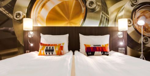 hotel room image