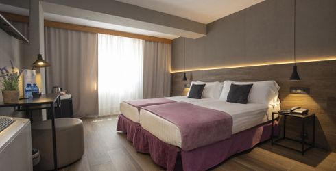 hotel room image