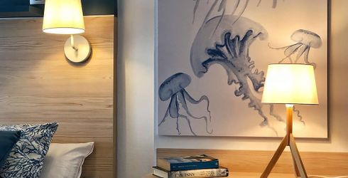 hotel room image