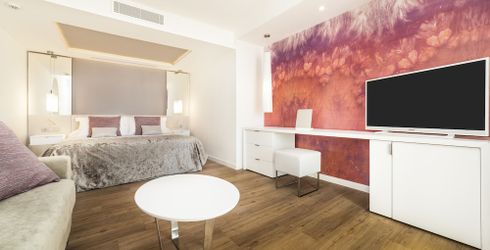 hotel room image