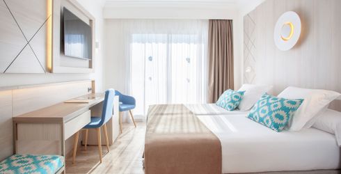 hotel room image