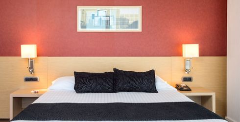 hotel room image