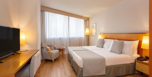 hotel room image