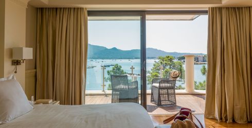 hotel room image