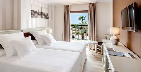 hotel room image