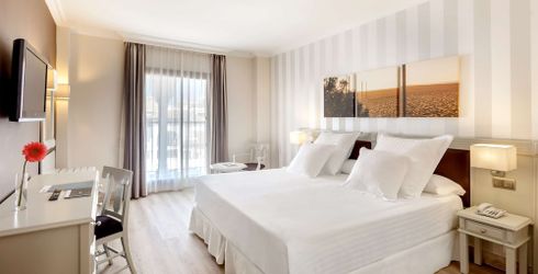 hotel room image
