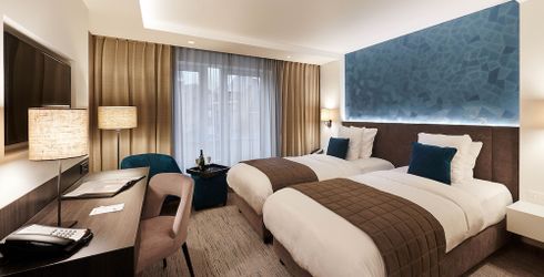hotel room image