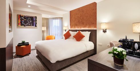 hotel room image