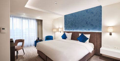 hotel room image