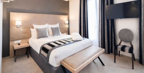 hotel room image