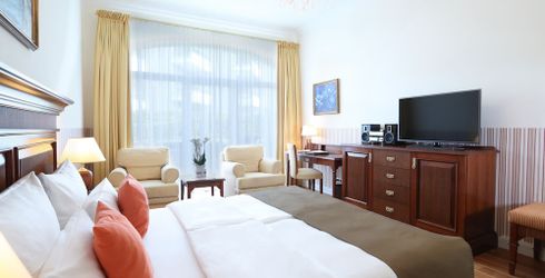 hotel room image