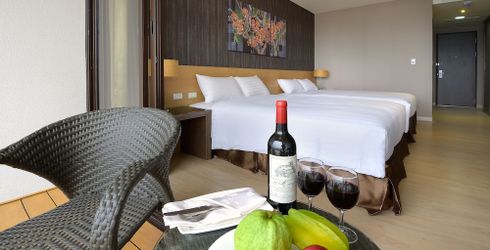 hotel room image