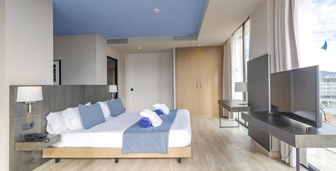 hotel room image