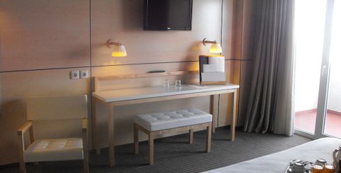 hotel room image