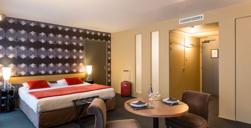 hotel room image