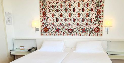hotel room image