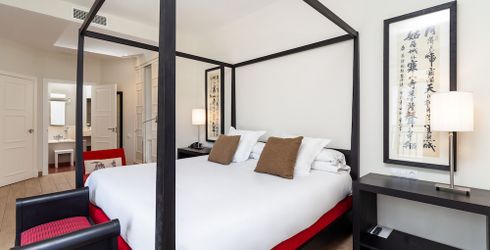 hotel room image