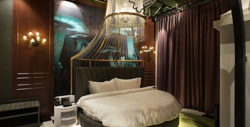 hotel room image
