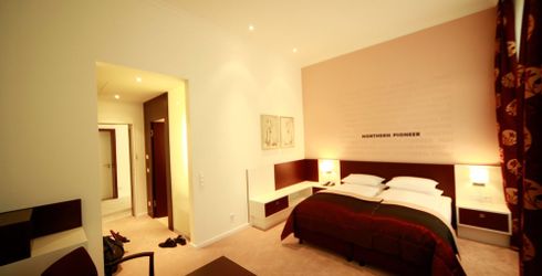 hotel room image